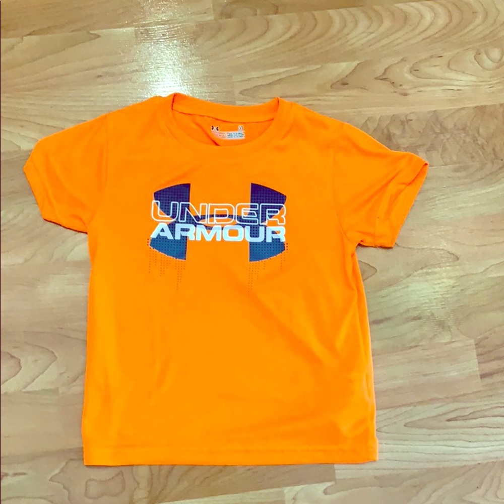 Under Armour Boys shirt